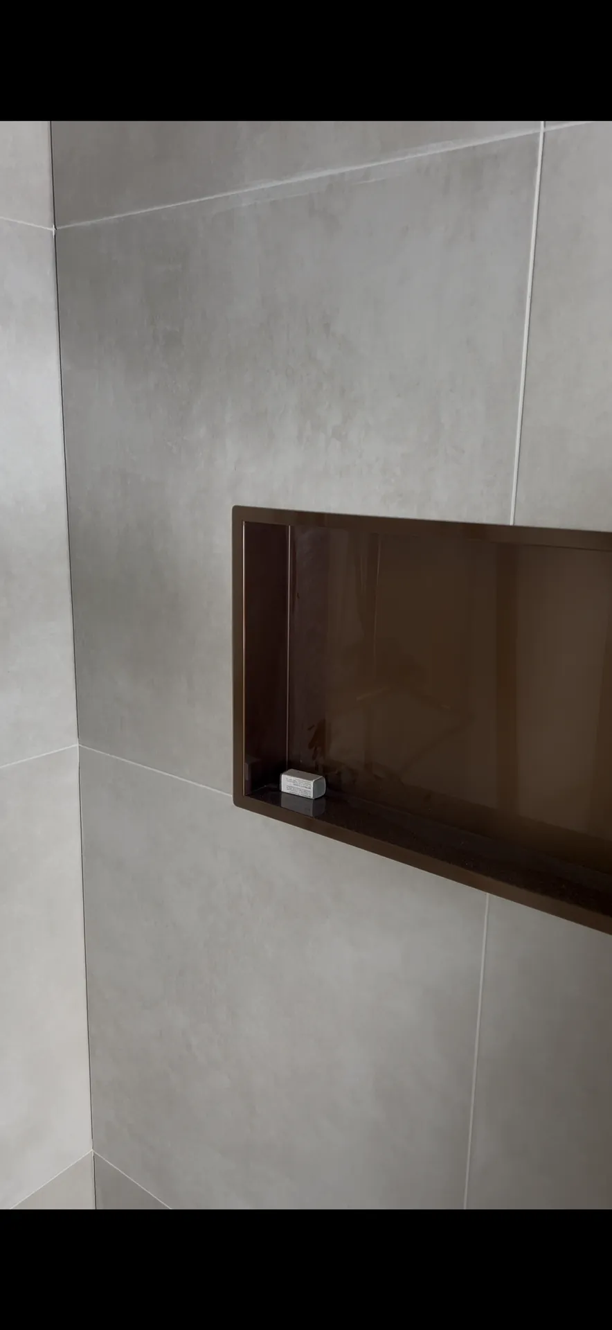 Moderne badkamer renovatie Noord-Holland — inloopdouche en tegelwerk