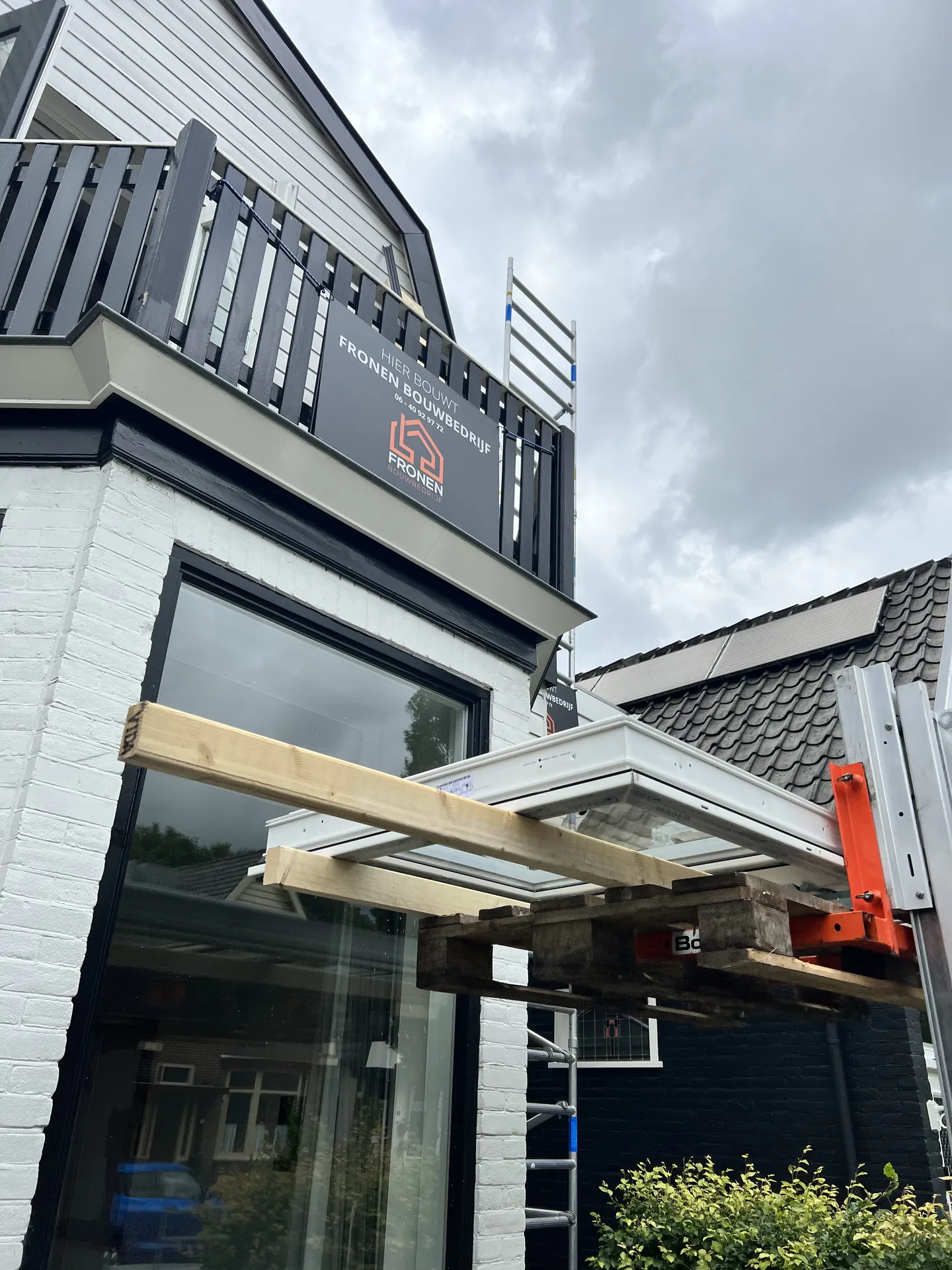 Pui en balkon tijdens de renovatie