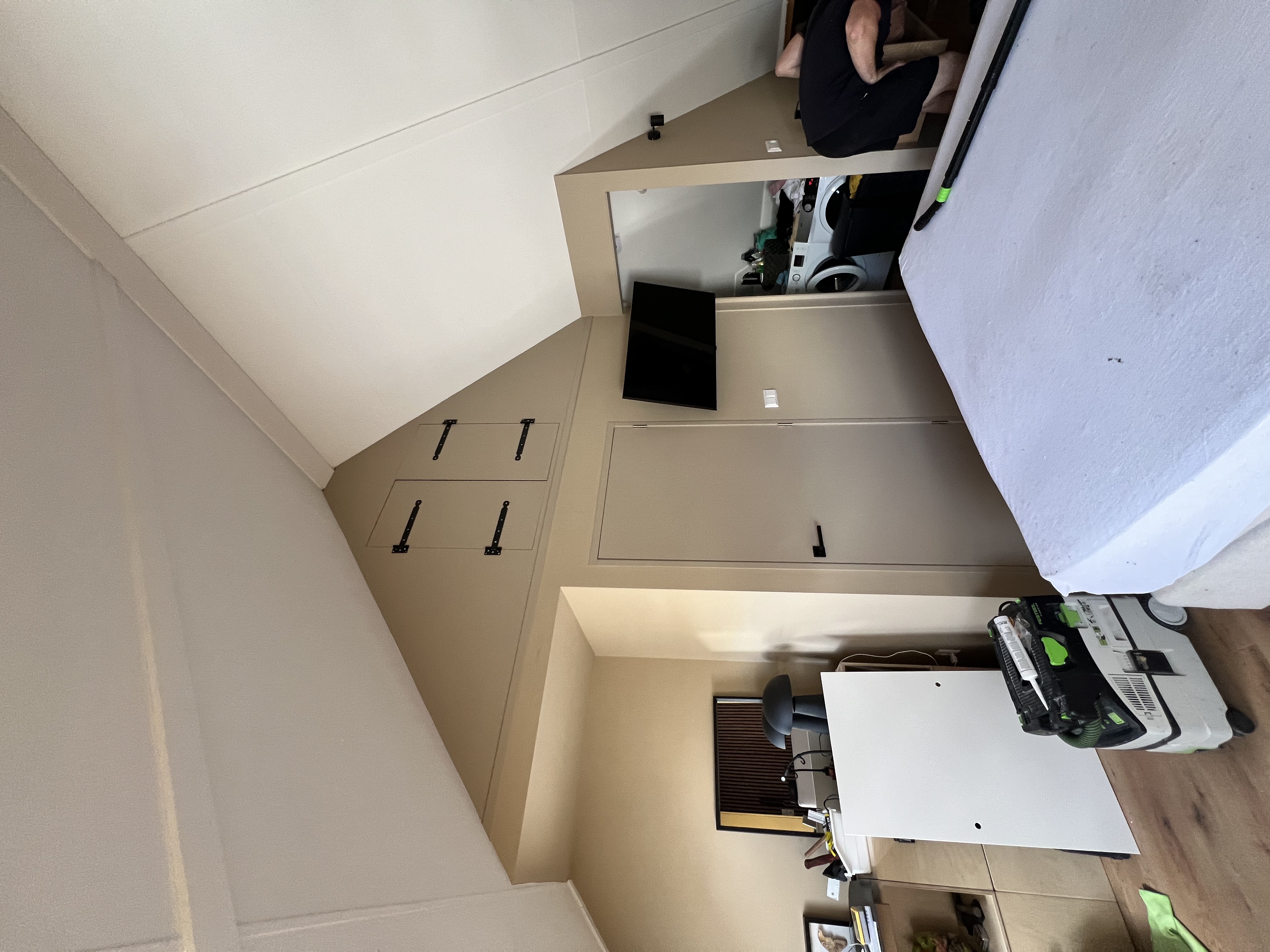 Zolderverbouwing lattenwand met verlichting — foto 3