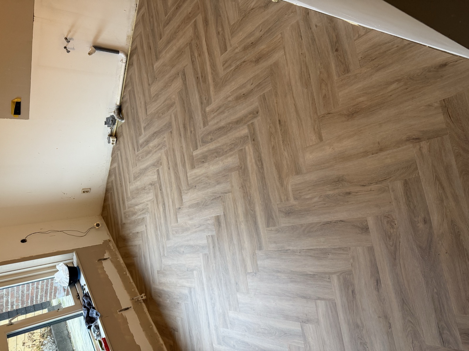 PVC vloer plaatsing — Fronen Bouwbedrijf